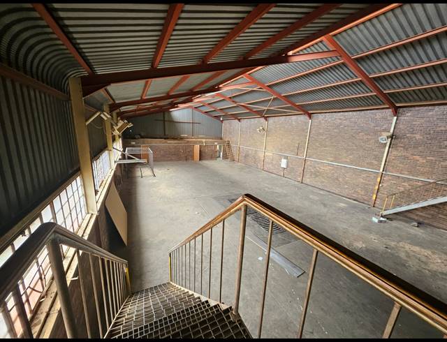 500M² WAREHOUSE TO LET IN LUIPAARDSVLEI